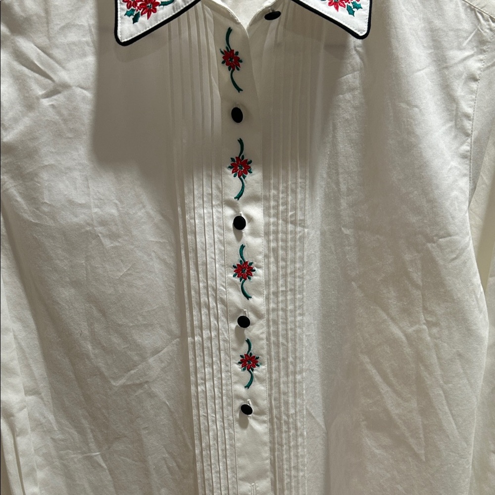 Holiday themed women vintage embroidered shirt combo. Holiday -Vintage - Picture 12 of 16